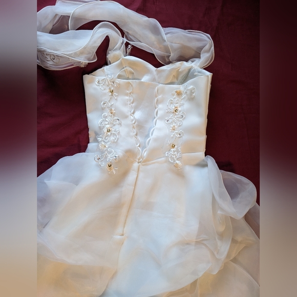 Wedding dress - Picture 6 of 9